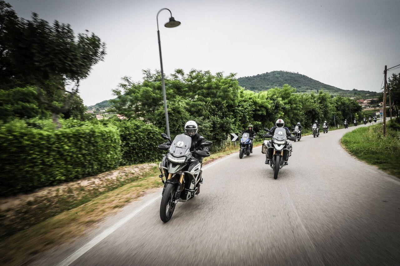 Triumph Adventure Experience: quando la moto va a braccetto con l'architettura